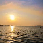 Island In لوستريشْت